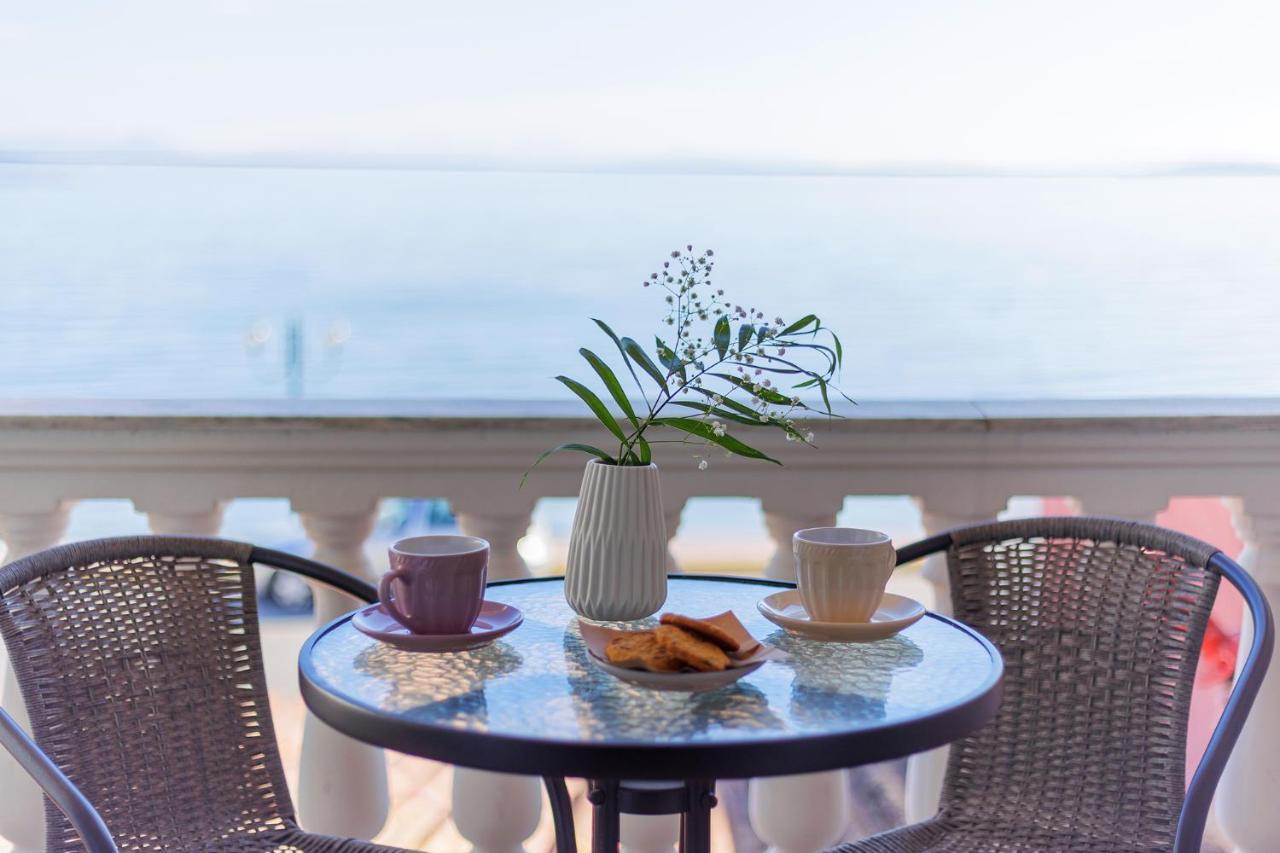 Marina Beachfront Apartment By Konnect, Ипсос Экстерьер фото
